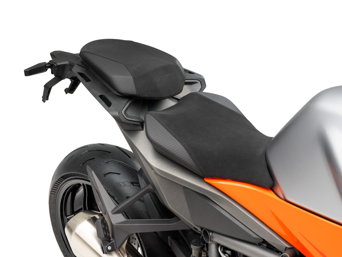 652059_MY25_KTM 1390 SUPER DUKE GT_STUDIO_STUDIO_STUDIO_03_STUDIO IMAGES.jpg